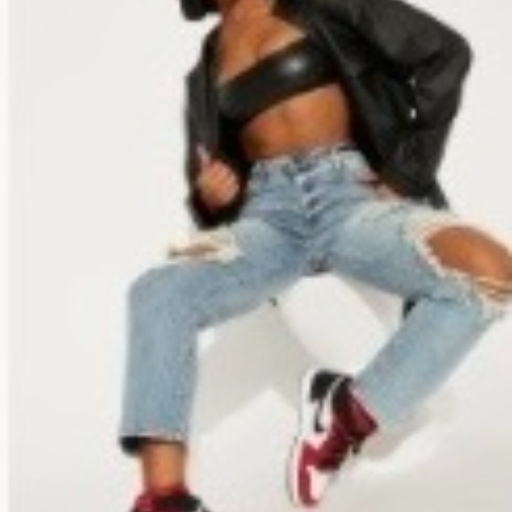 Feeling You Feeling Me Mom Jeans - Light Blue Wash- 13
